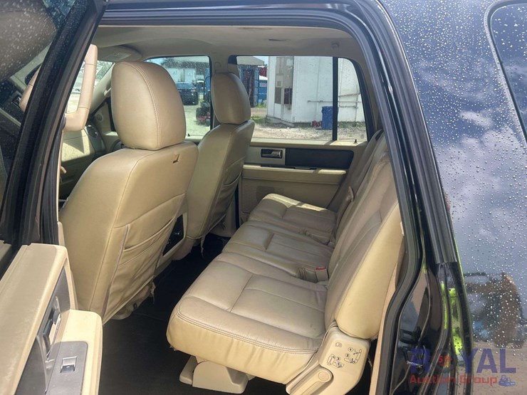 2015-ford-expedition-el-xlt-image-16