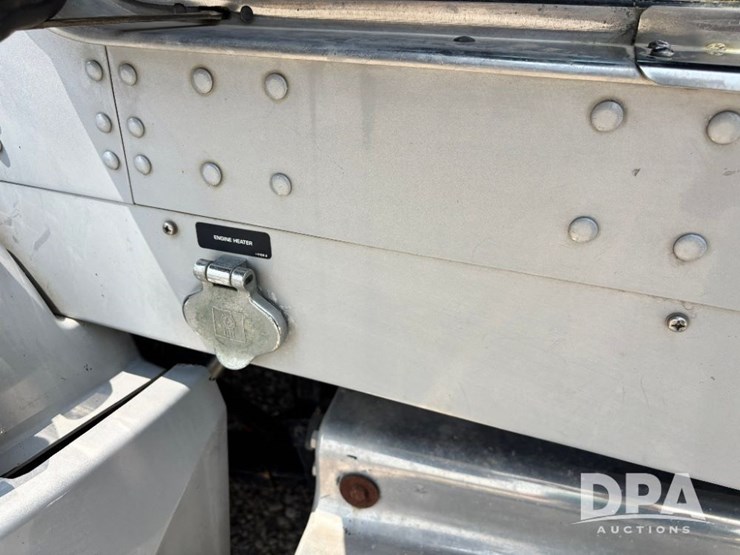 2014-kenworth-t660-image-98