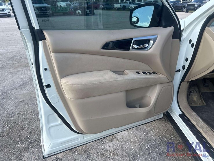 2015-nissan-pathfinder-image-6