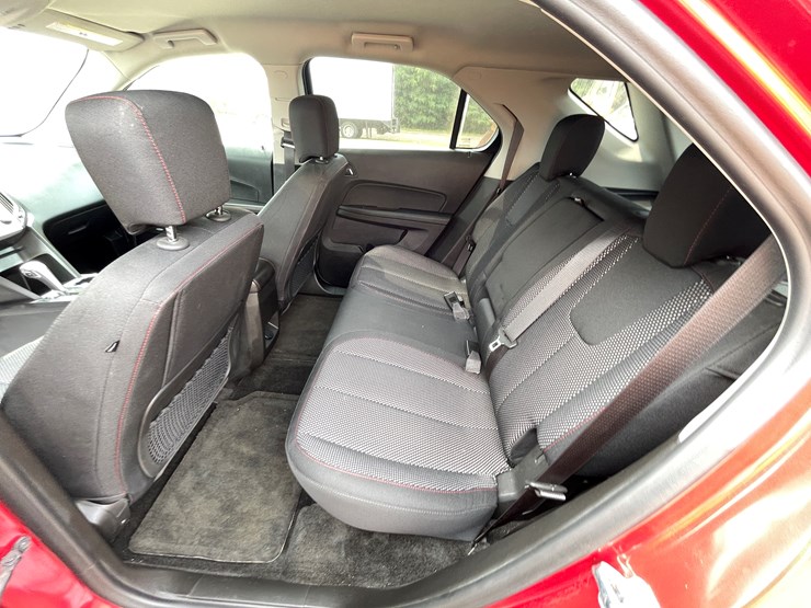 2015-chevrolet-equinox-lt-image-54