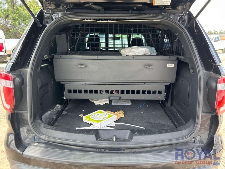 2018-ford-explorer-image-18
