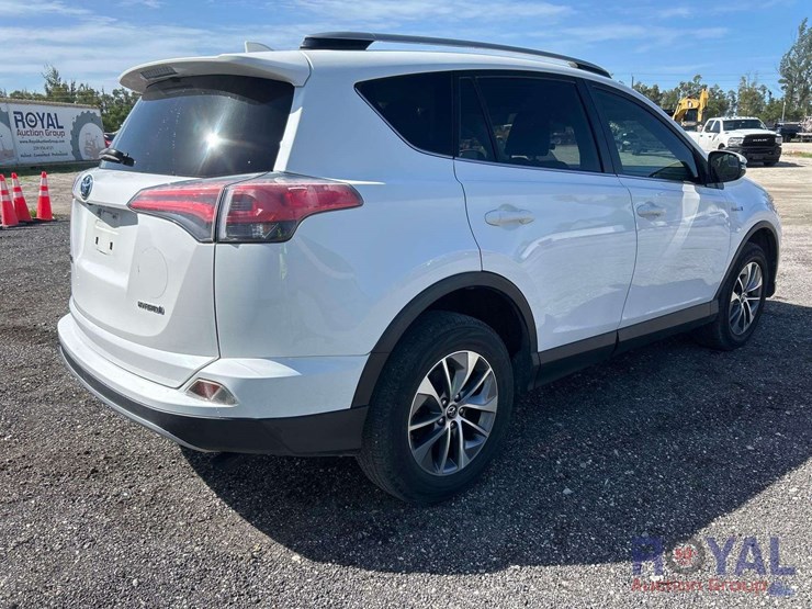 2018-toyota-rav4-image-3