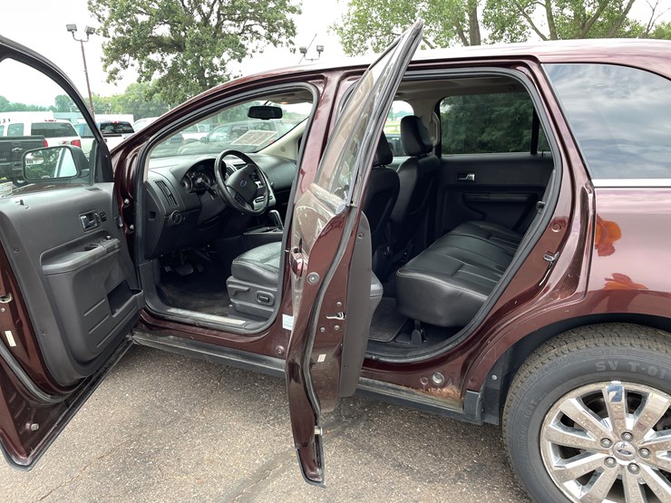 2010-ford-edge-image-50