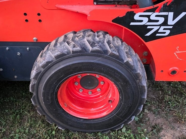 2016-kubota-ssv75-image-23