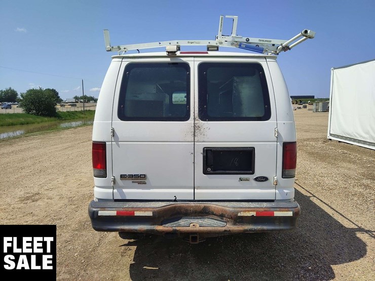 2012-ford-350-image-22