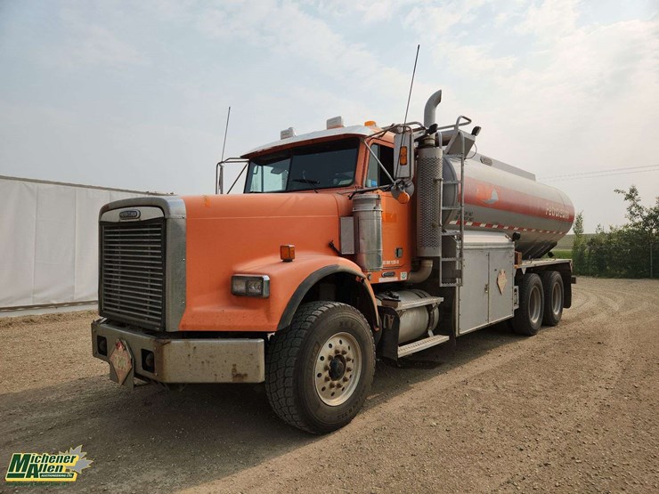 2007-freightliner-fld120-image-1