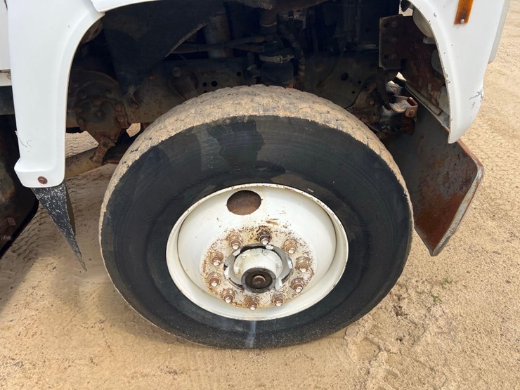 1995-ford-l8000-image-23