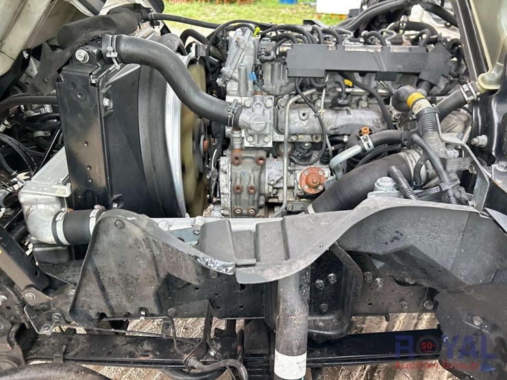 2013-mitsubishi-fuso-fec92s-image-10
