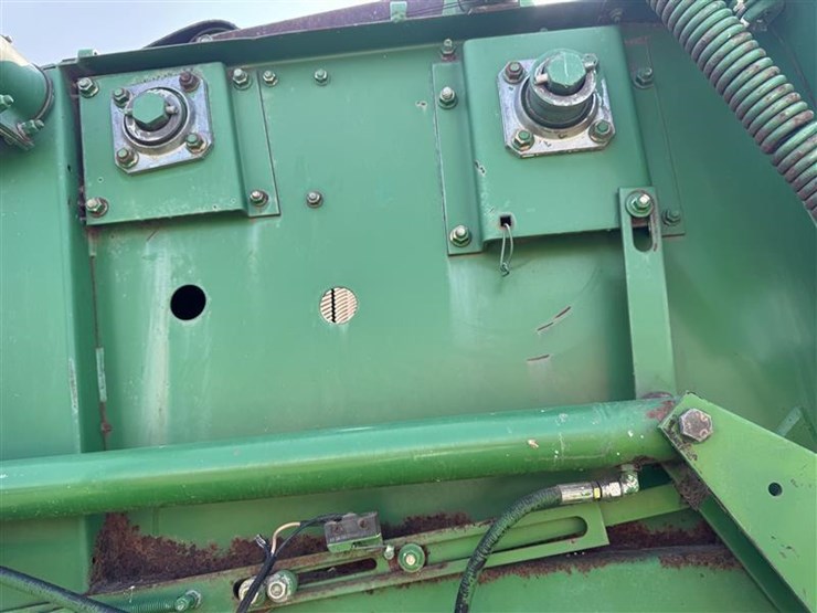 1990-john-deere-335-image-13