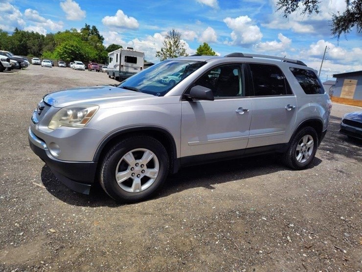 2012-gmc-acadia-image-3