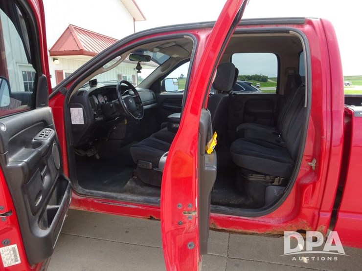 2004-dodge-ram-2500-image-71