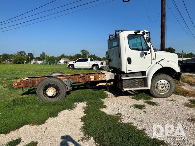 2011-freightliner-truck-(gp11247,-unit-115385)-image-3