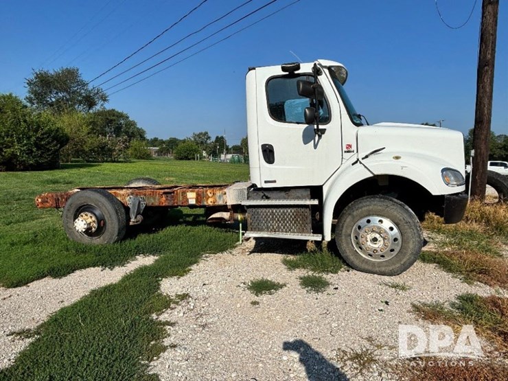 2011-freightliner-truck-(gp11247,-unit-115385)-image-2