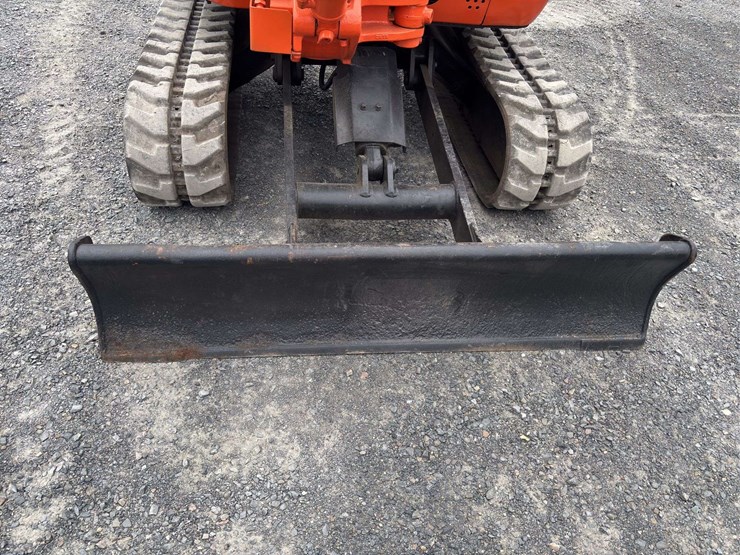 2004-hitachi-ex30u-image-13