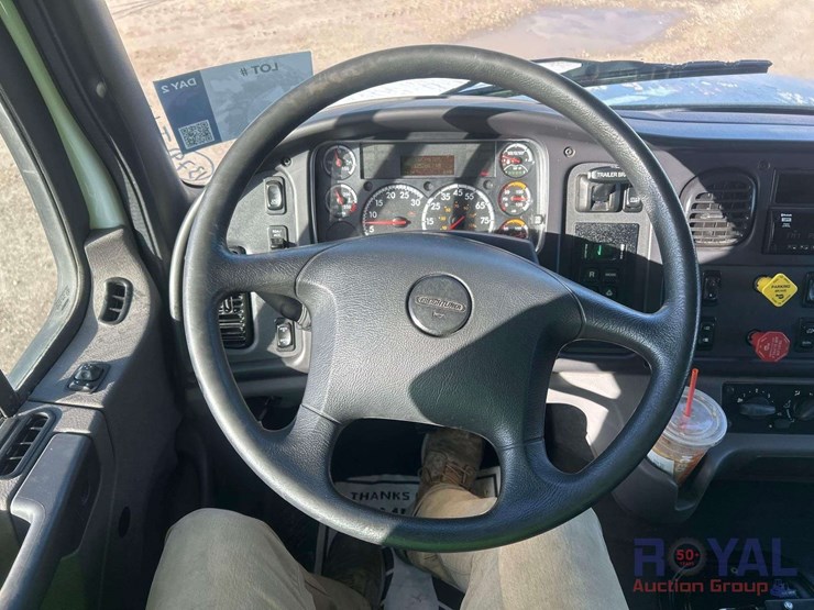 2020-freightliner-m2-106-dump-truck-image-11
