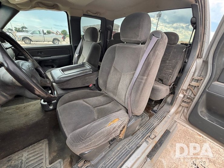 2006-chevrolet-2500hd-image-66