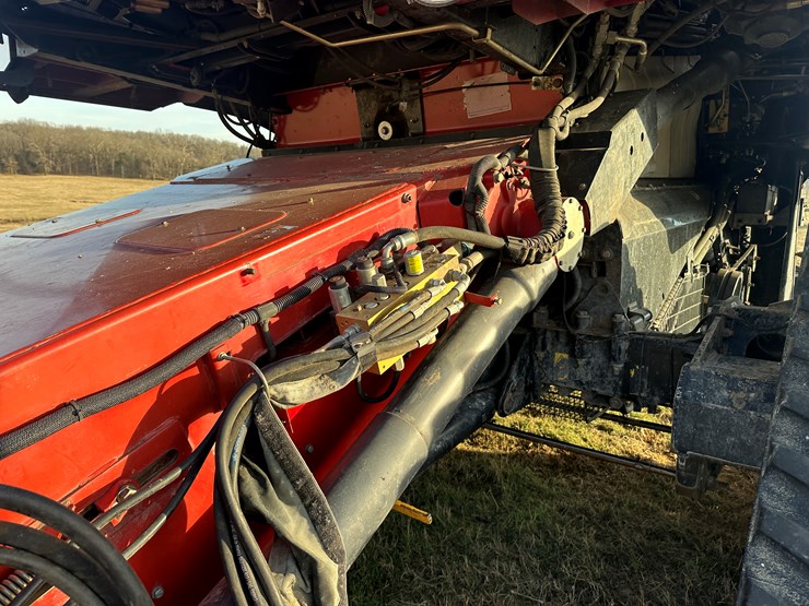 2012-case-ih-8120-image-18