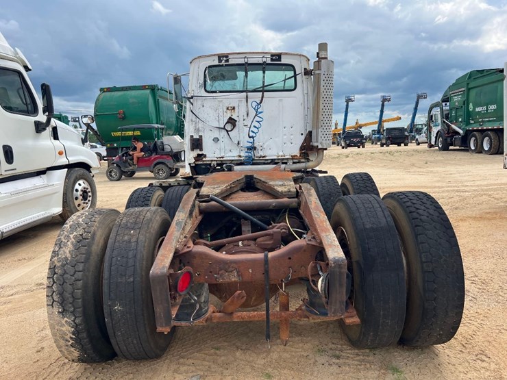 1995-ford-l8000-image-5