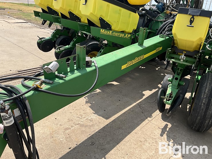 2005-john-deere-1760-image-12