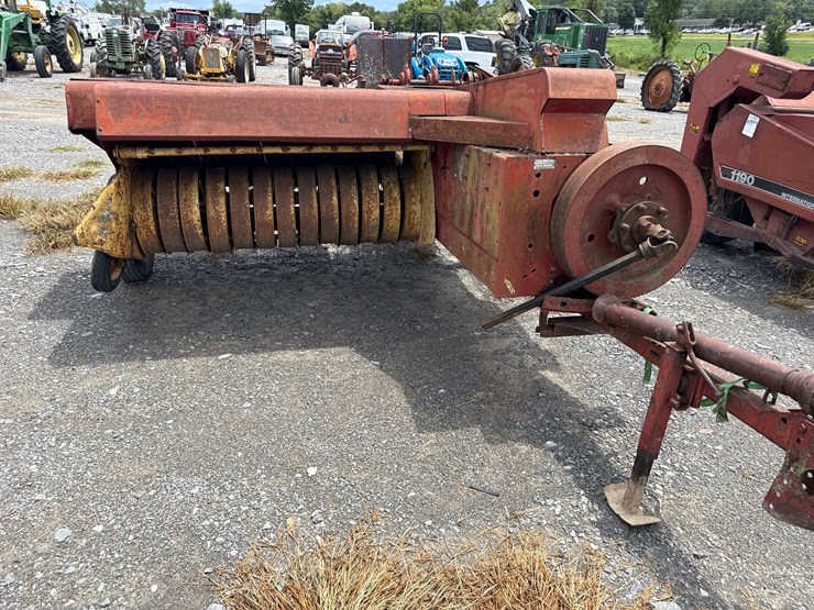new-holland-273-image-2