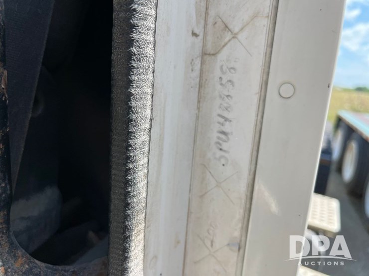 2005-freightliner-truck-(jn2399,-unit-277052)-image-87
