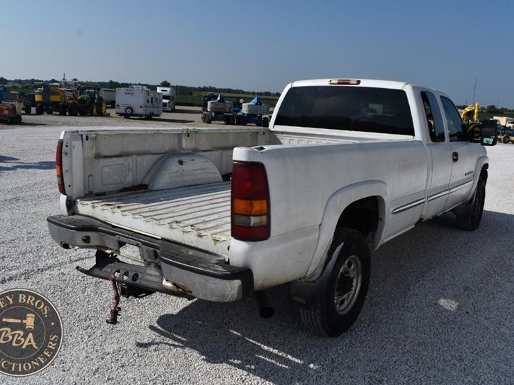2002-gmc-sierra-2500hd-image-12