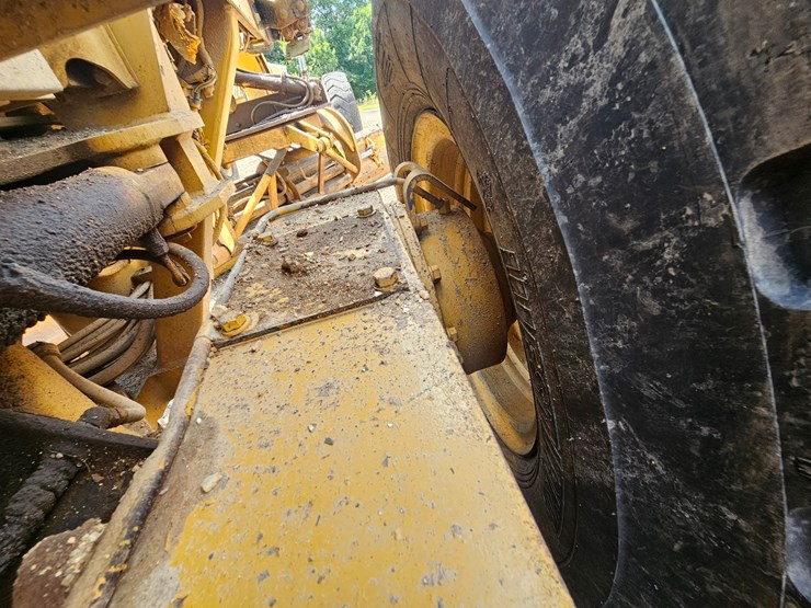 2002-caterpillar-12h-image-124