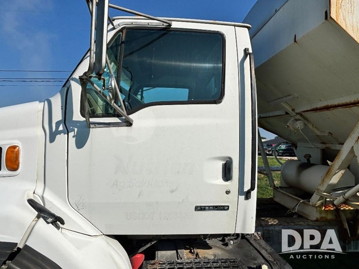 2000-sterling-dry-tender-truck-(gp11245,-unit-123831)-image-28