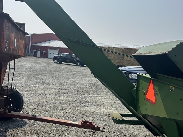 john-deere-300-image-6