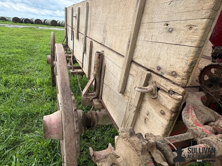mccormick-deering-triple-box-endgate-seeder-image-14