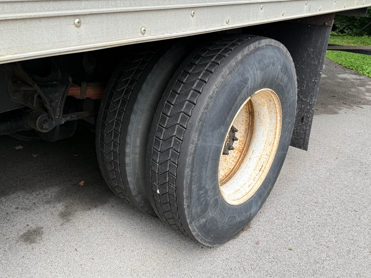 2009-ford-f650-image-27