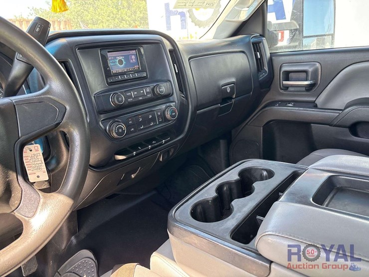 2015-chevrolet-silverado-2500-image-13