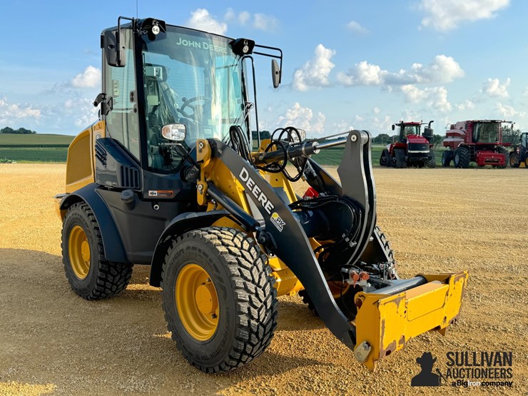 2022-deere-244l-image-3