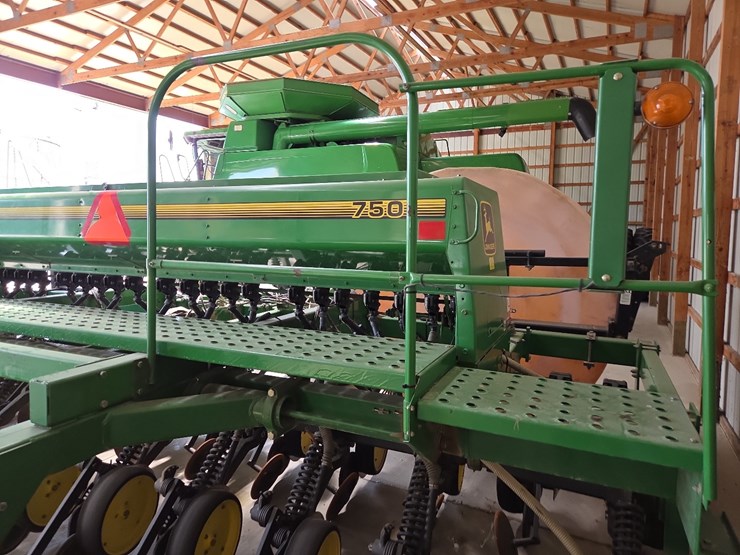 john-deere-750-image-20