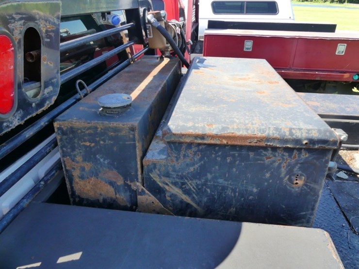 2015-chevrolet-3500-image-9