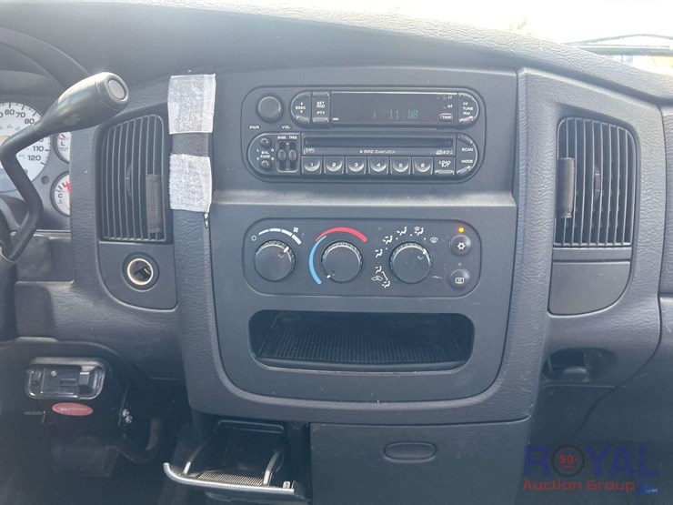 2004-dodge-ram-1500-image-11
