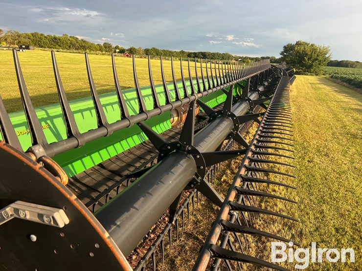 2019-john-deere-740fd-image-11