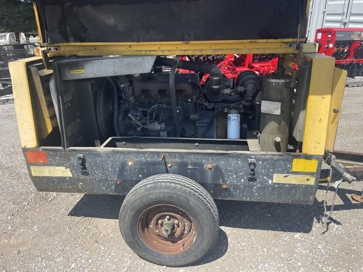 2001-john-deere-5-image-3