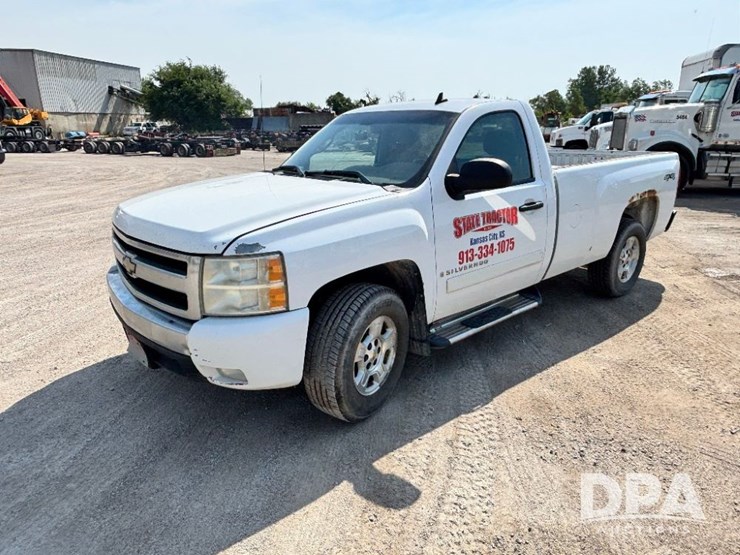 2008-chevrolet-silverado-image-14