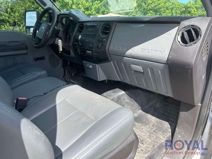 2014-ford-f550-image-40