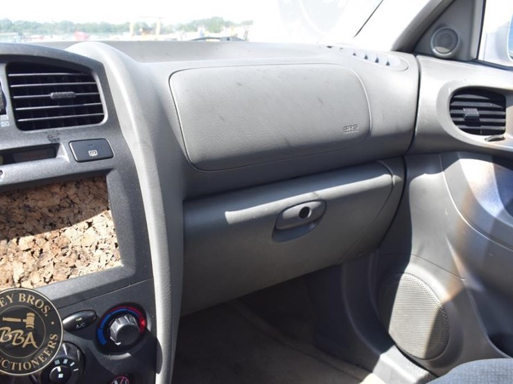 2005-hyundai-santa-fe-image-39