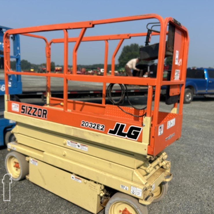 2001 JLG 2032E2