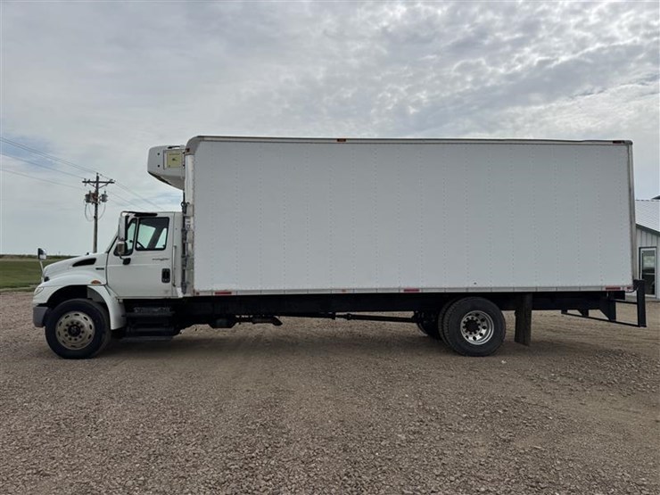 2012-international-durastar-4300-image-2