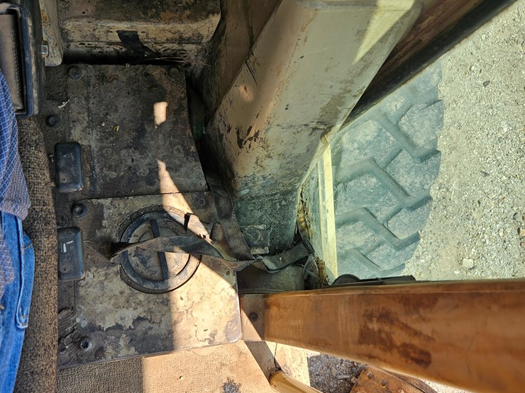 2002-caterpillar-12h-image-62