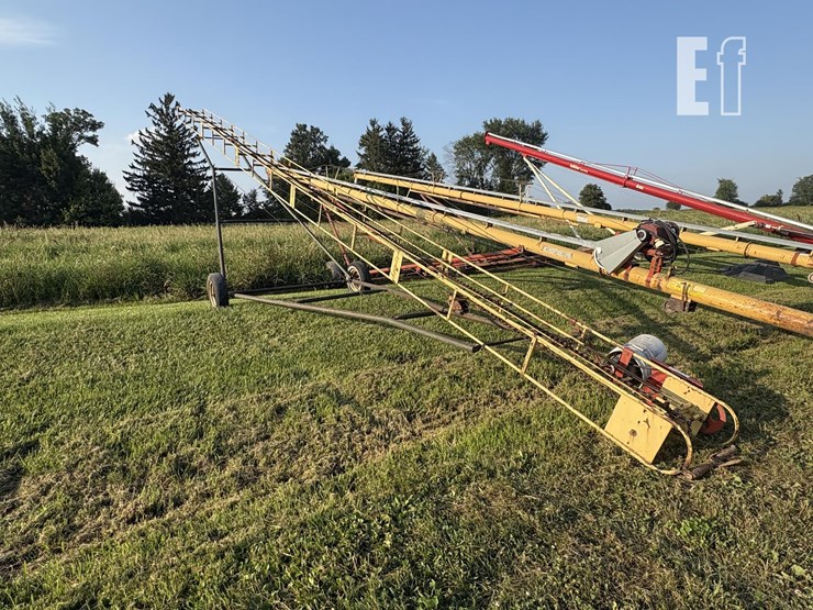 new-holland-40-image-1