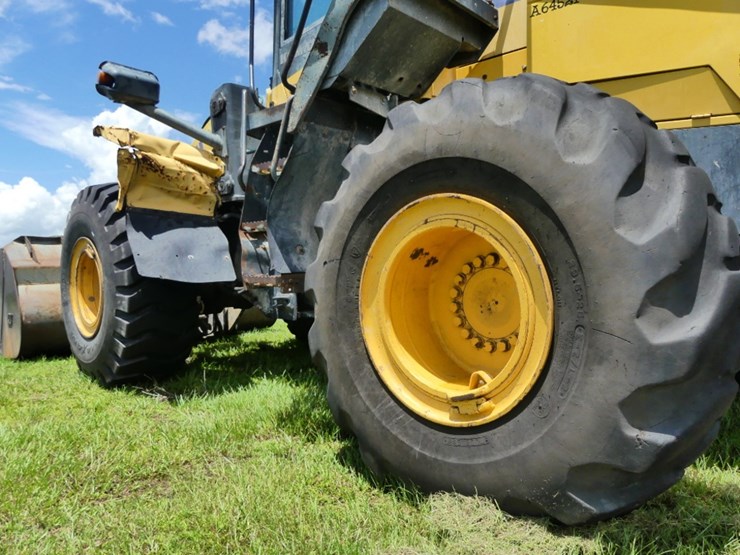 komatsu-wa380-1-image-5