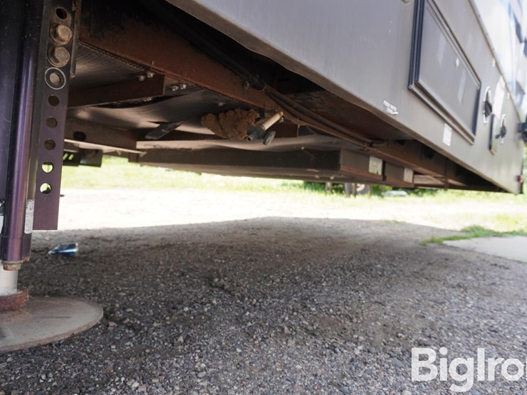 2015-forest-river-spartan-43'-3-slide-tri/a-camper-image-15