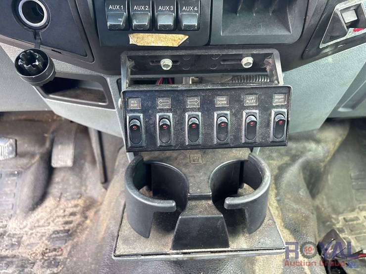 2011-ford-f450-image-16