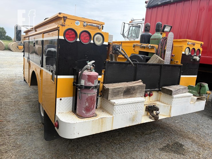 2000-chevrolet-3500-image-11