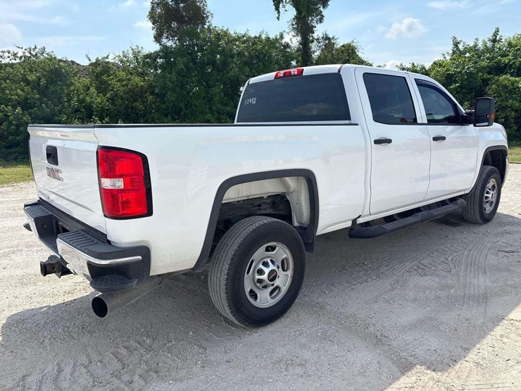 2018-gmc-sierra-2500-image-3